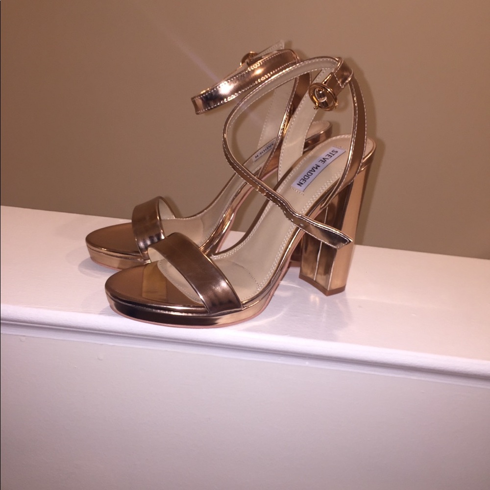 Steve Madden Rose gold heels
